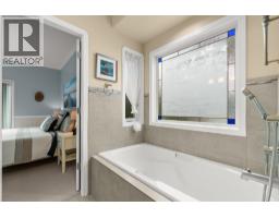 294 Knightsbridge Way, Kelowna, BC V1V2A9 Photo 33