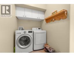 294 Knightsbridge Way, Kelowna, BC V1V2A9 Photo 39