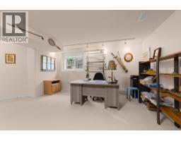 294 Knightsbridge Way, Kelowna, BC V1V2A9 Photo 42