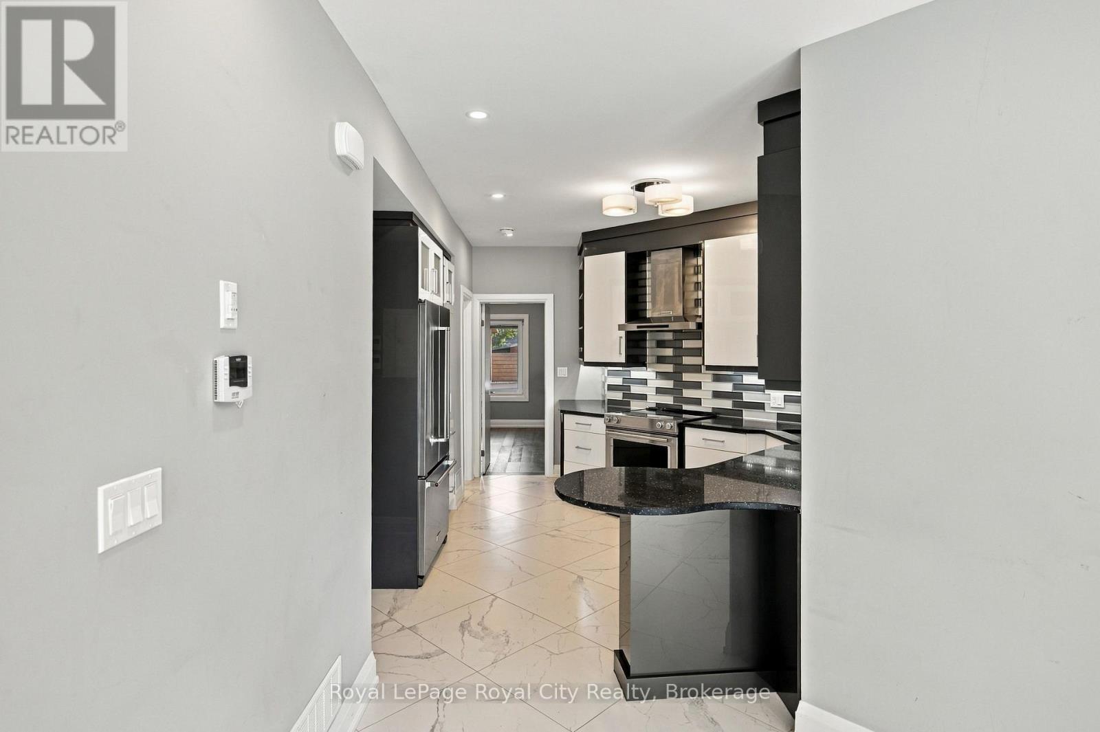101 - 234 HEIMAN STREET, Kitchener — photo 6