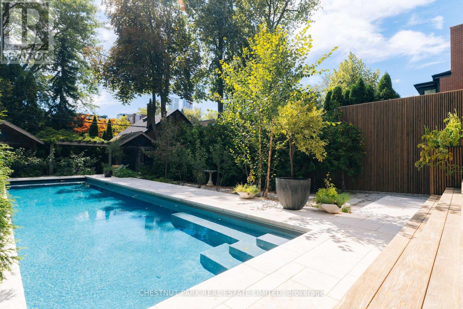 149 ROXBOROUGH STREET E - Image 32