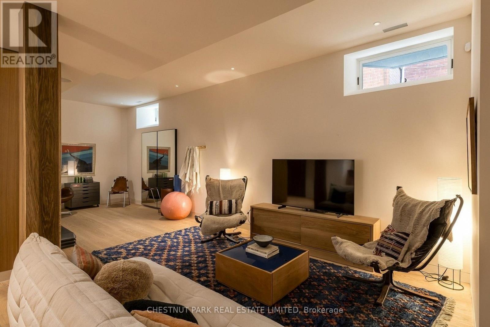 149 ROXBOROUGH STREET E - Image 44
