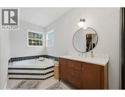 4412 51 Street, Red Deer, AB T4N2A2 Photo 27
