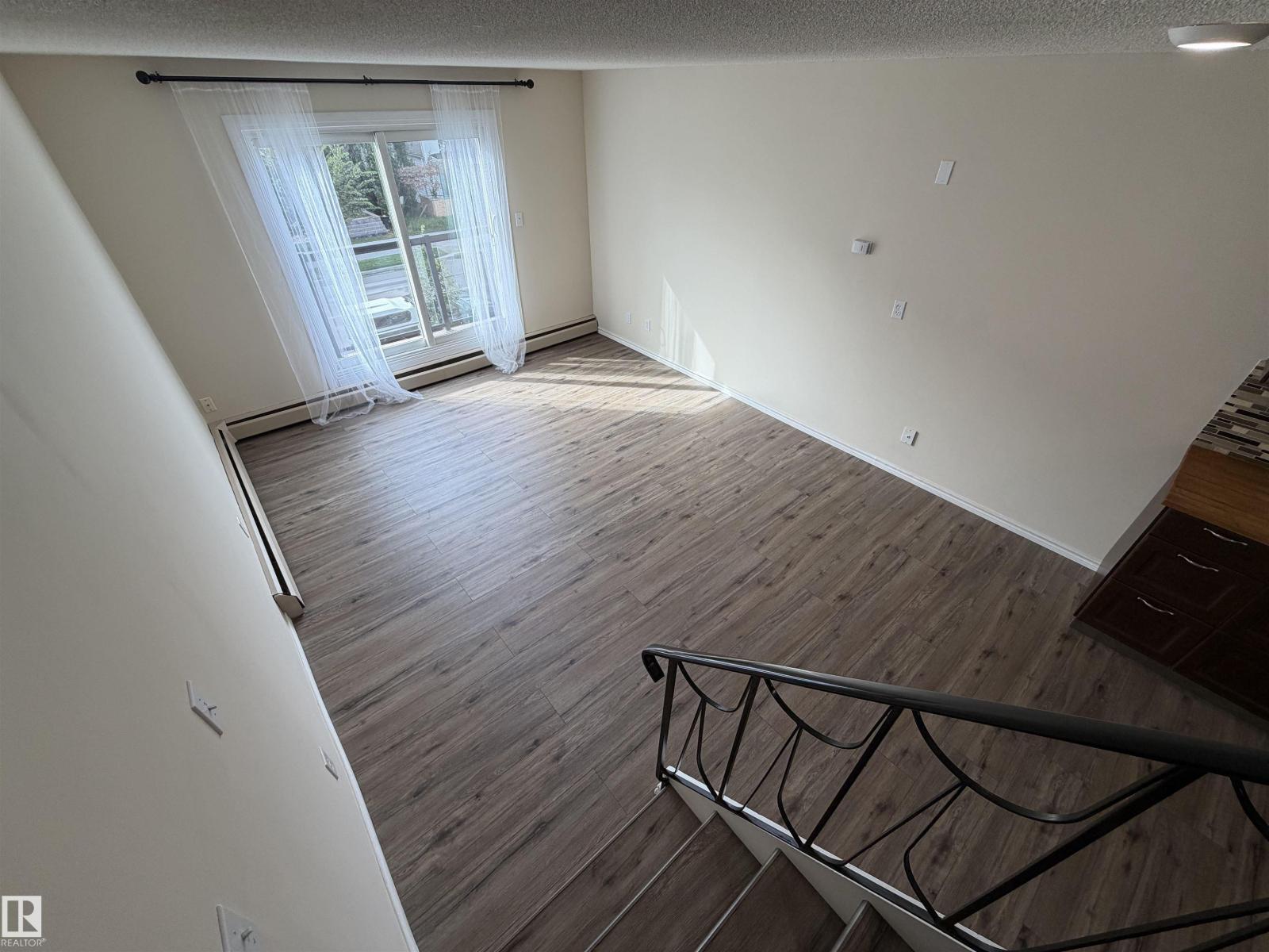 #209 11429 124 ST NW - 17