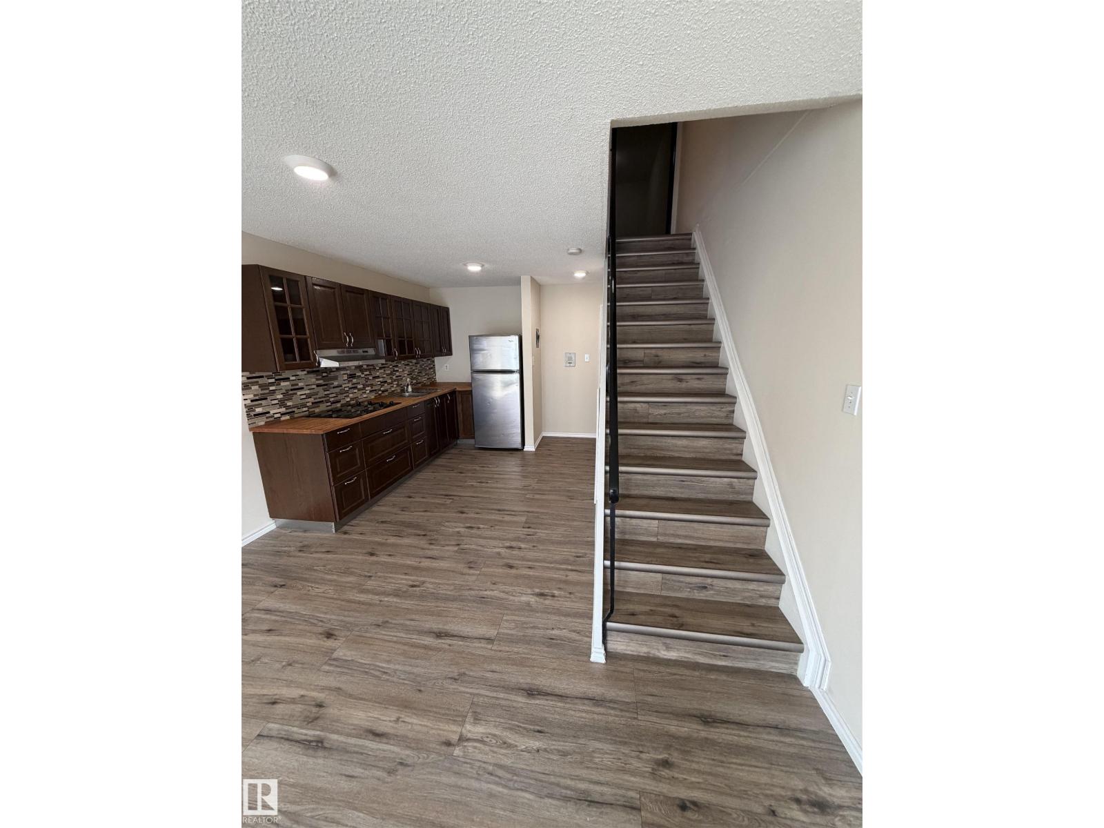 #209 11429 124 ST NW - 18