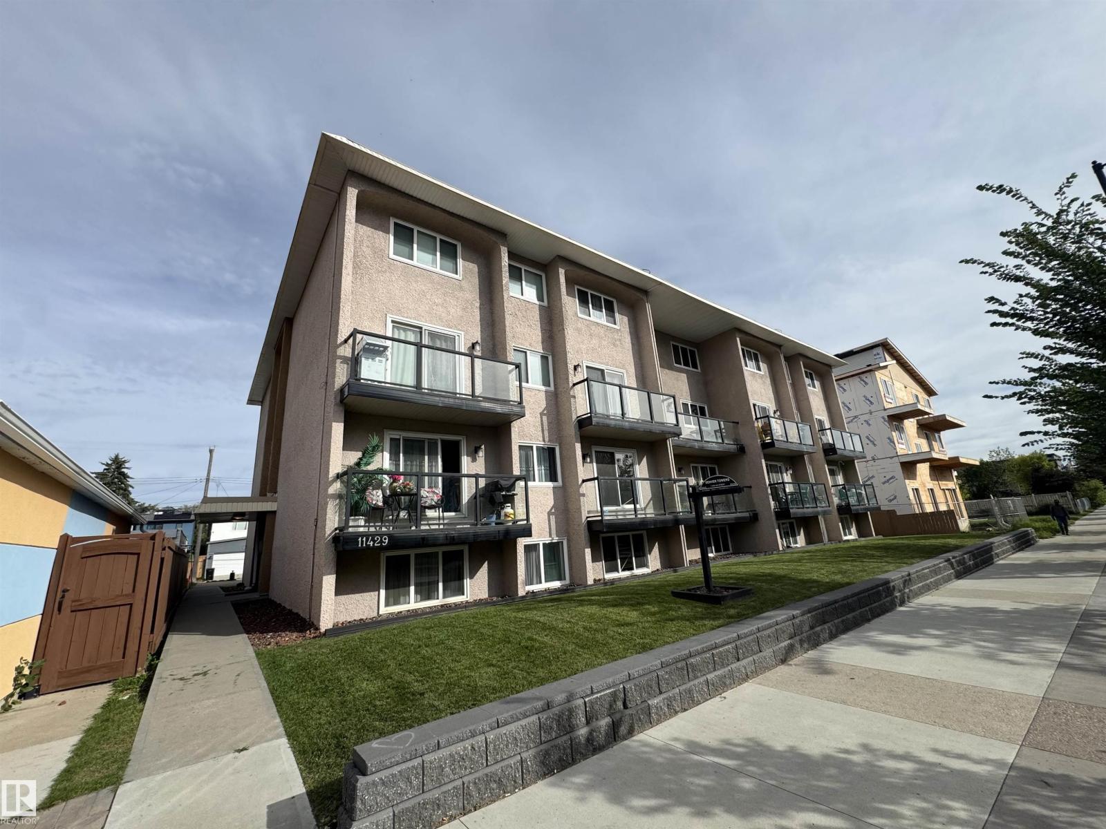 #209 – 11429 124 Street NW, Inglewood (Edmonton) — photo 3 of 30: Property photo