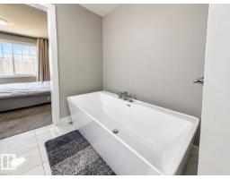 #main Floor 1565 Esaiw Pl Nw, Edmonton, AB T6M0E5 Photo 13