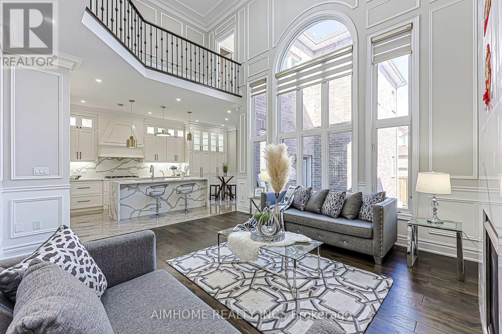 8 PORTIA STREET - 10