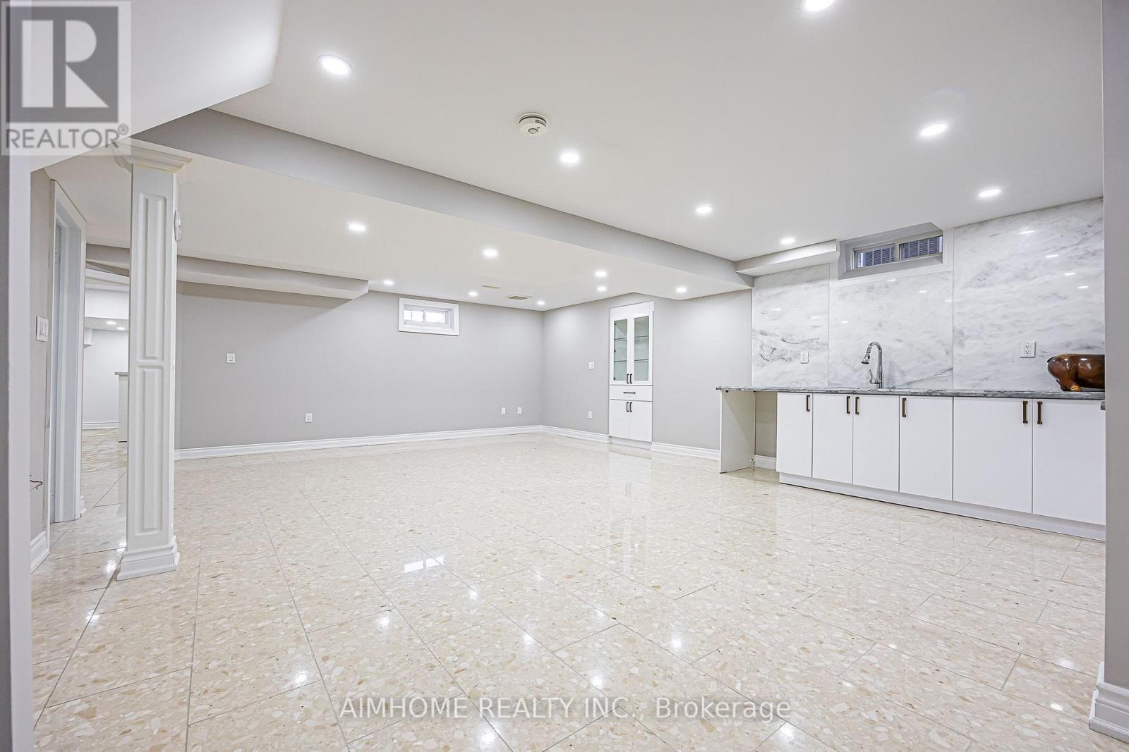 8 PORTIA STREET - 36