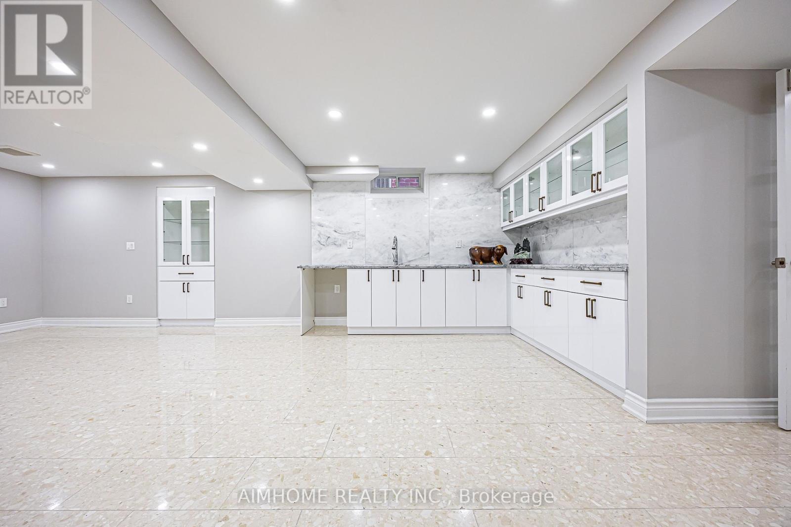 8 PORTIA STREET - 37