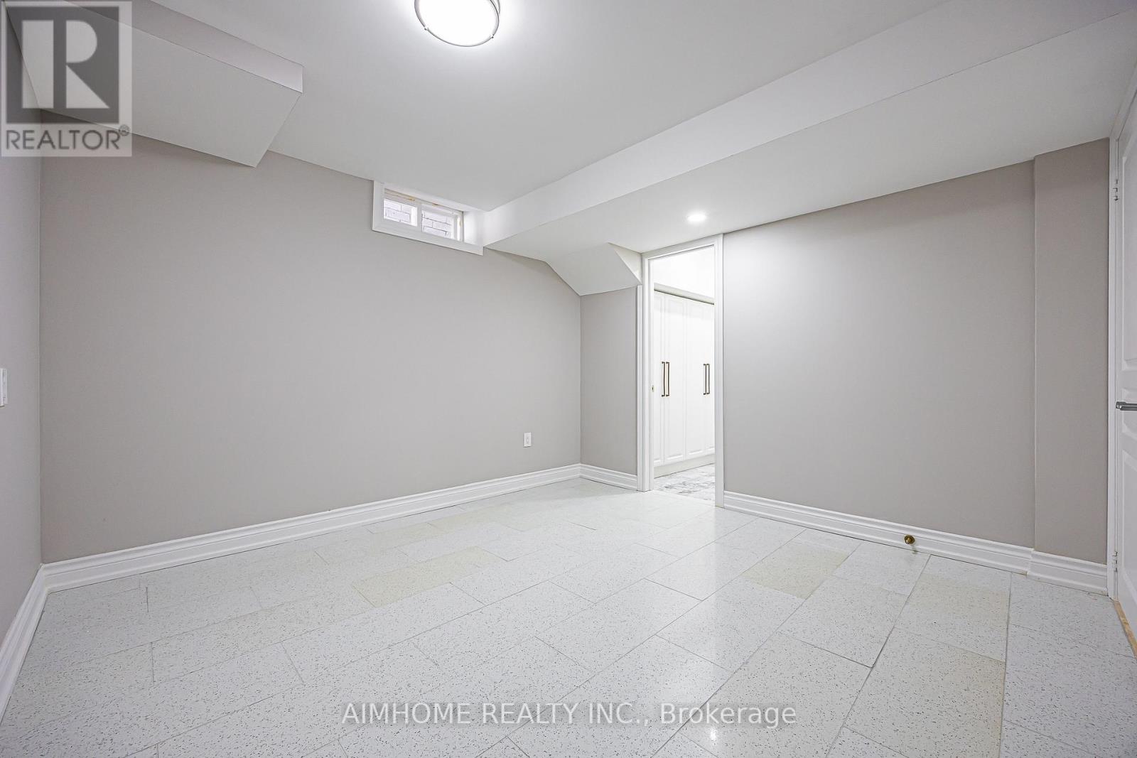 8 PORTIA STREET - 41
