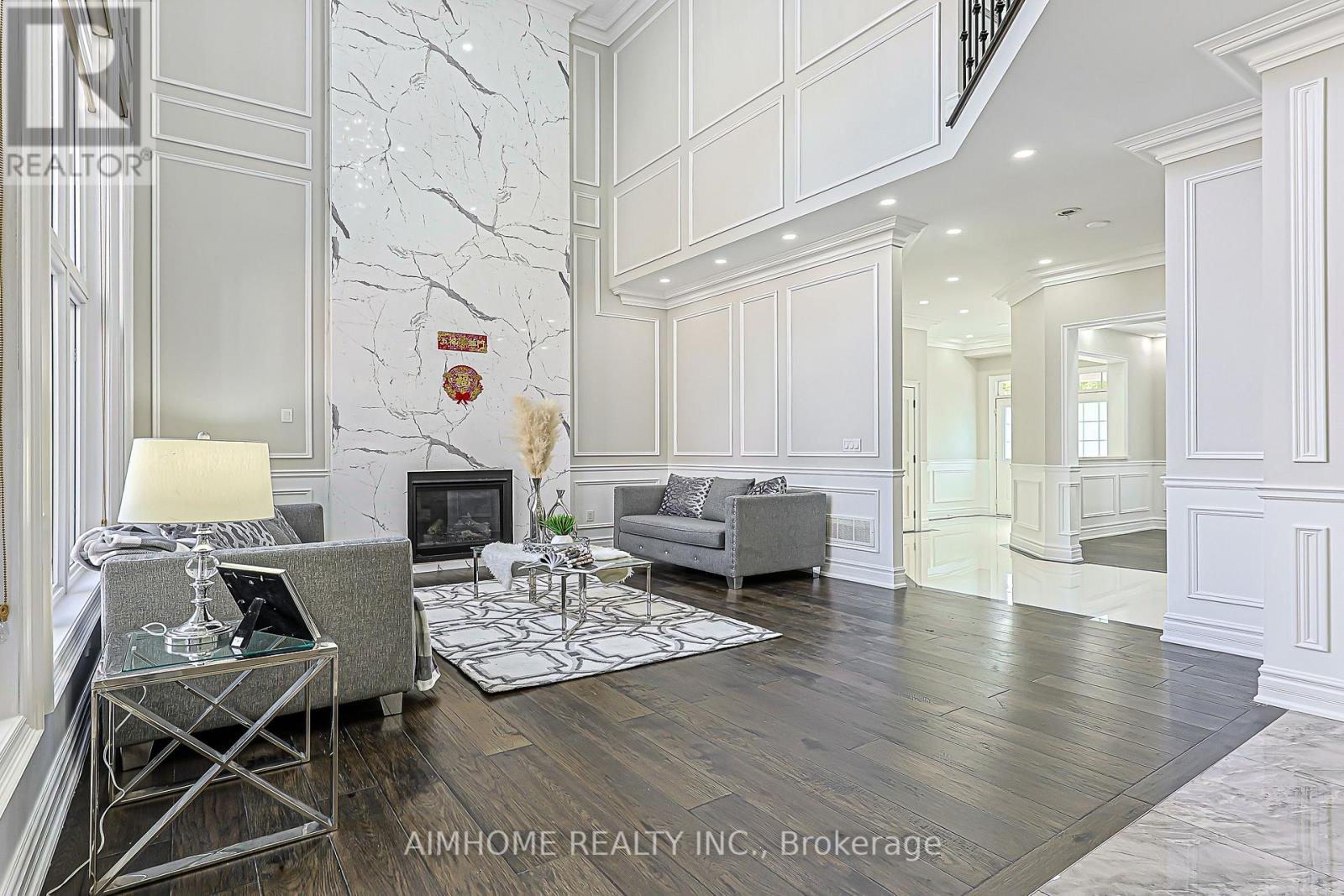 8 PORTIA STREET - 9