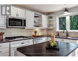 206 Yarmouth Road, Toronto, ON M6G1X4 Photo 8