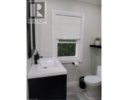 Eat in kitchen - 256 Southcote Road, Hamilton, ON L9G2W1 Photo 11
