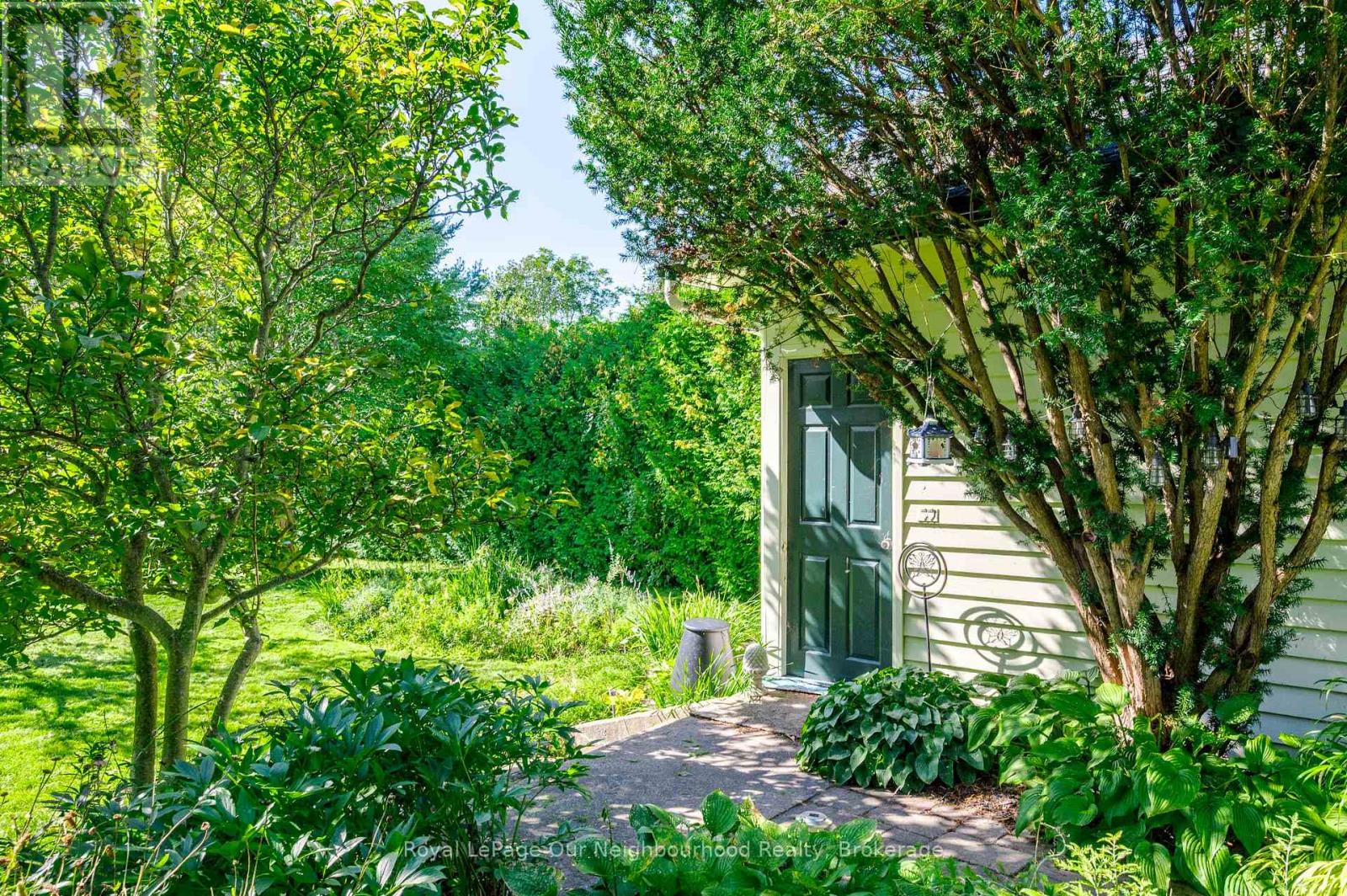 309 KING STREET W - 33