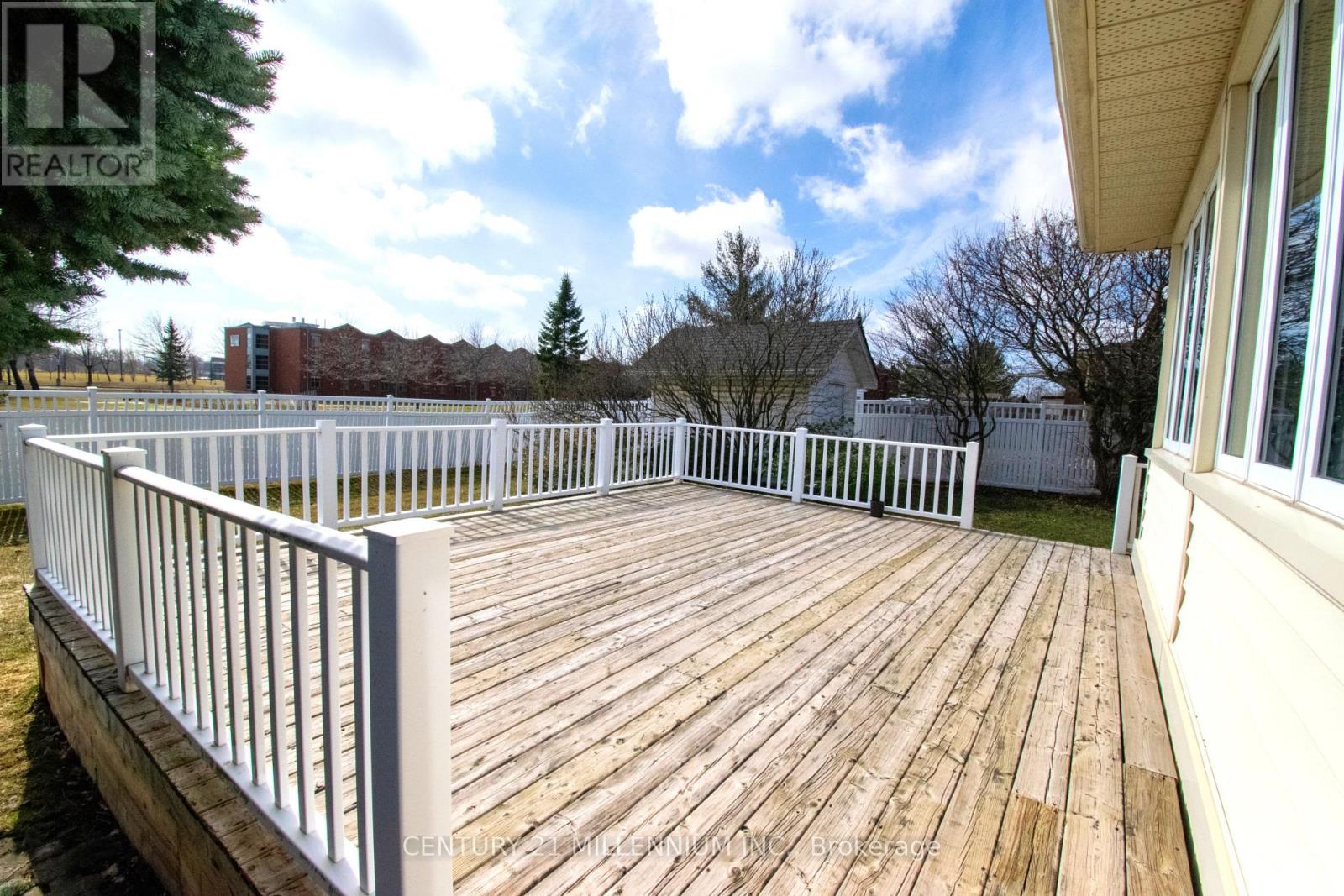 3 COLLEGE PARK DRIVE, Welland (N. Welland) — photo 8