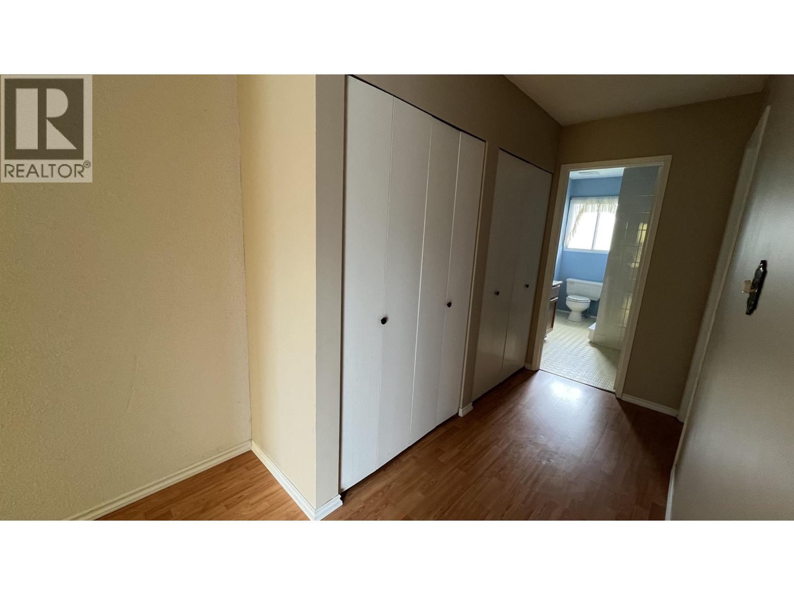 1000 AMBROSE AVENUE - 10