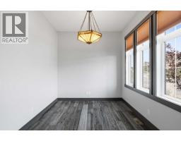 Kitchen - 8243 Fortress Drive Sw, Calgary, AB T3H0T8 Photo 6