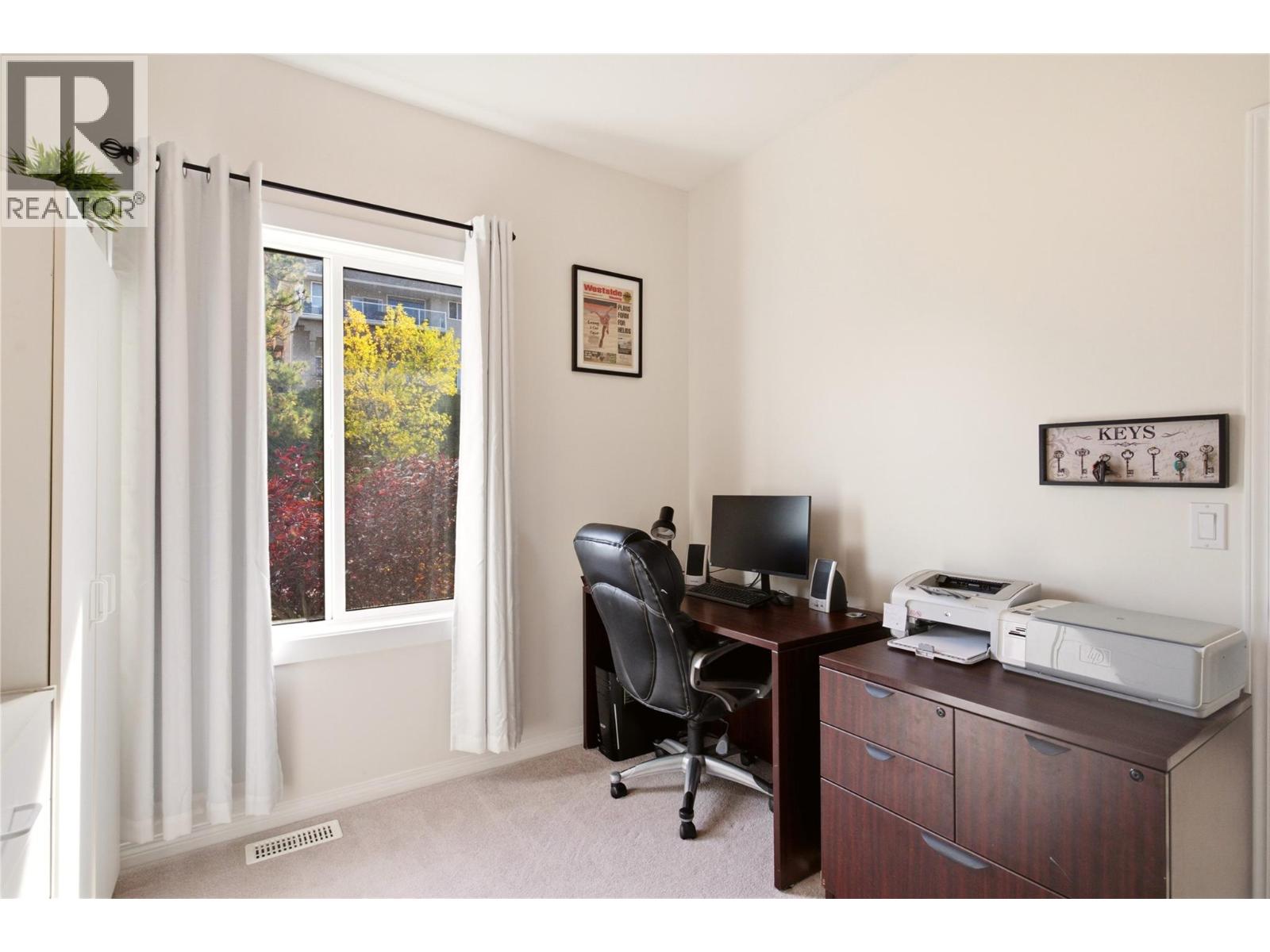 724 Lone Pine Drive, Kelowna