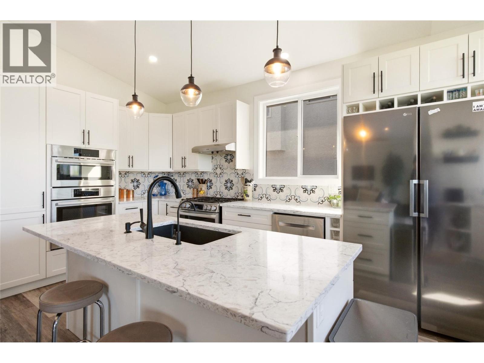 724 Lone Pine Drive, Kelowna