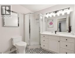 724 Lone Pine Drive, Kelowna, BC V1P1A1 Photo 36