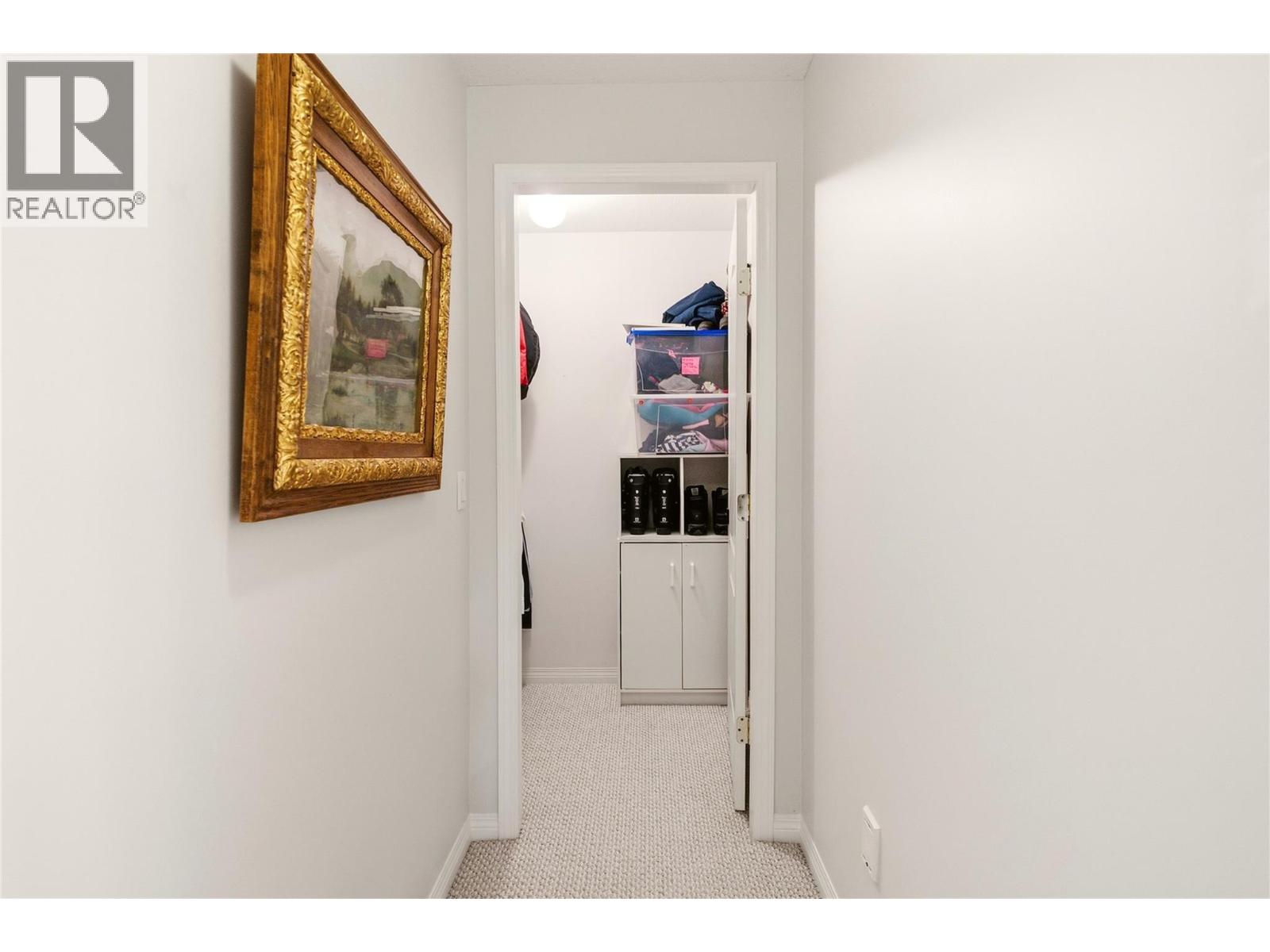 724 Lone Pine Drive, Kelowna