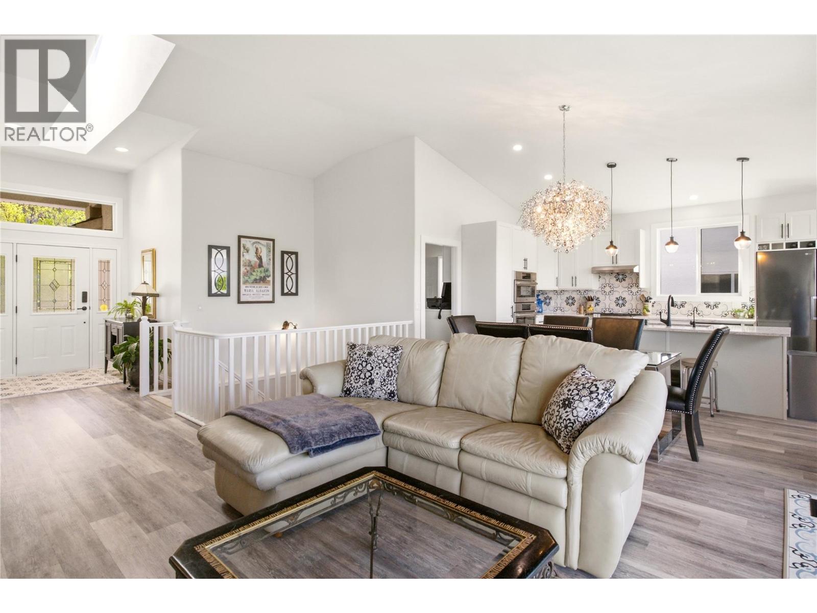 724 Lone Pine Drive, Kelowna