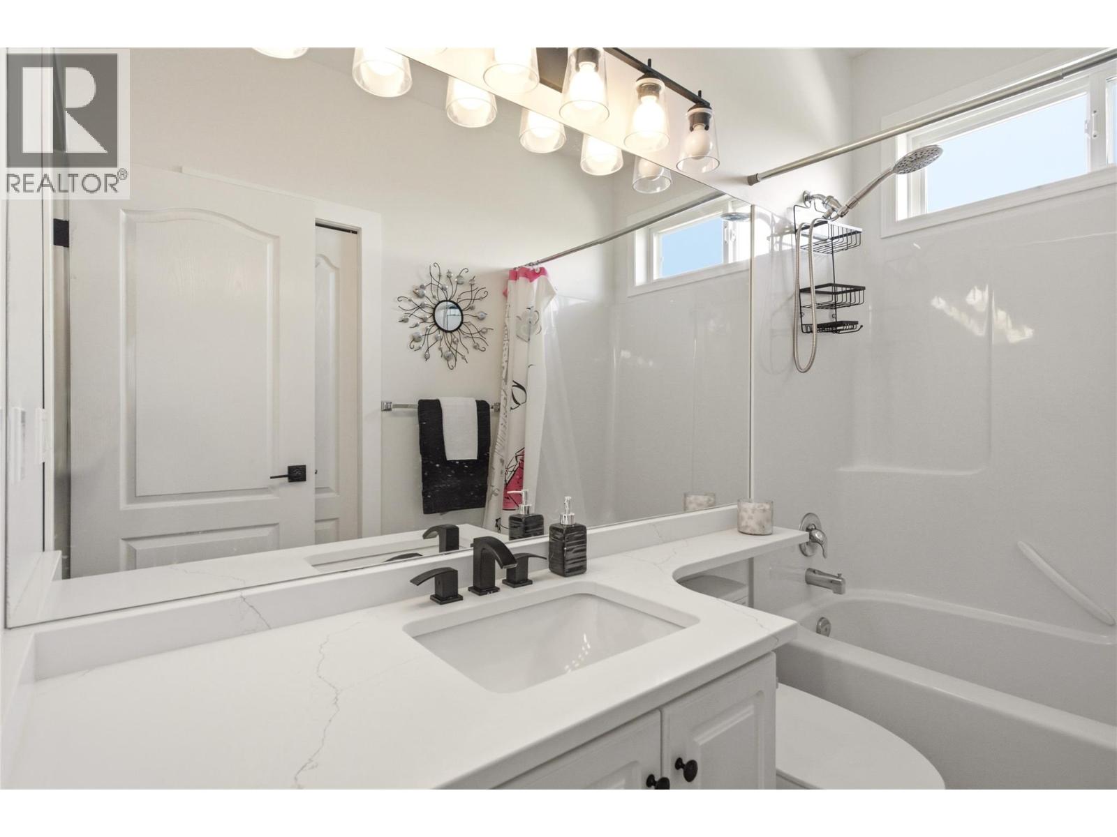 724 Lone Pine Drive - 29