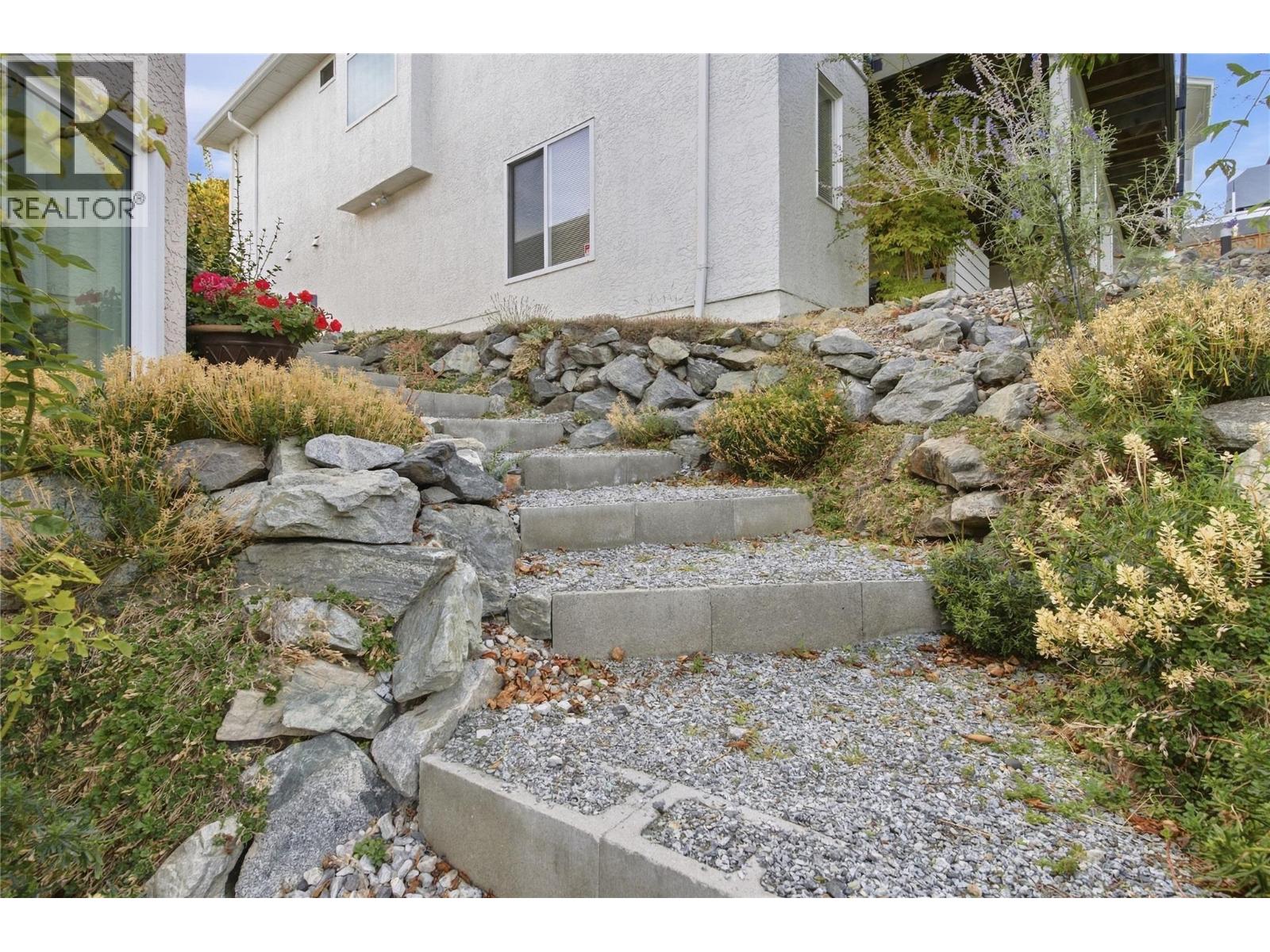724 Lone Pine Drive, Kelowna