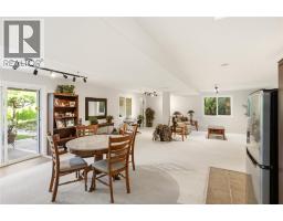 724 Lone Pine Drive, Kelowna, BC V1P1A1 Photo 31