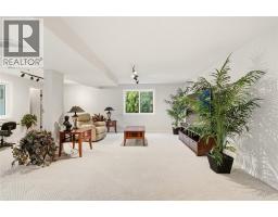 724 Lone Pine Drive, Kelowna, BC V1P1A1 Photo 32