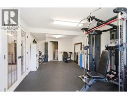 724 Lone Pine Drive, Kelowna, BC V1P1A1 Photo 39