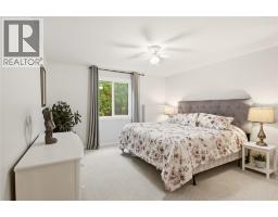 724 Lone Pine Drive, Kelowna, BC V1P1A1 Photo 35