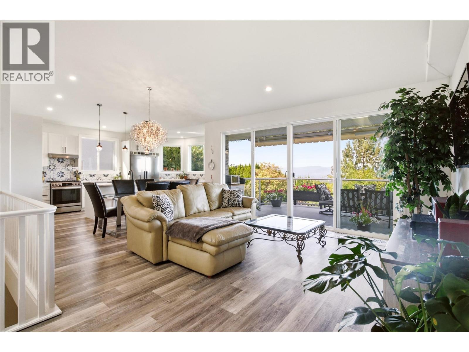 724 Lone Pine Drive, Kelowna