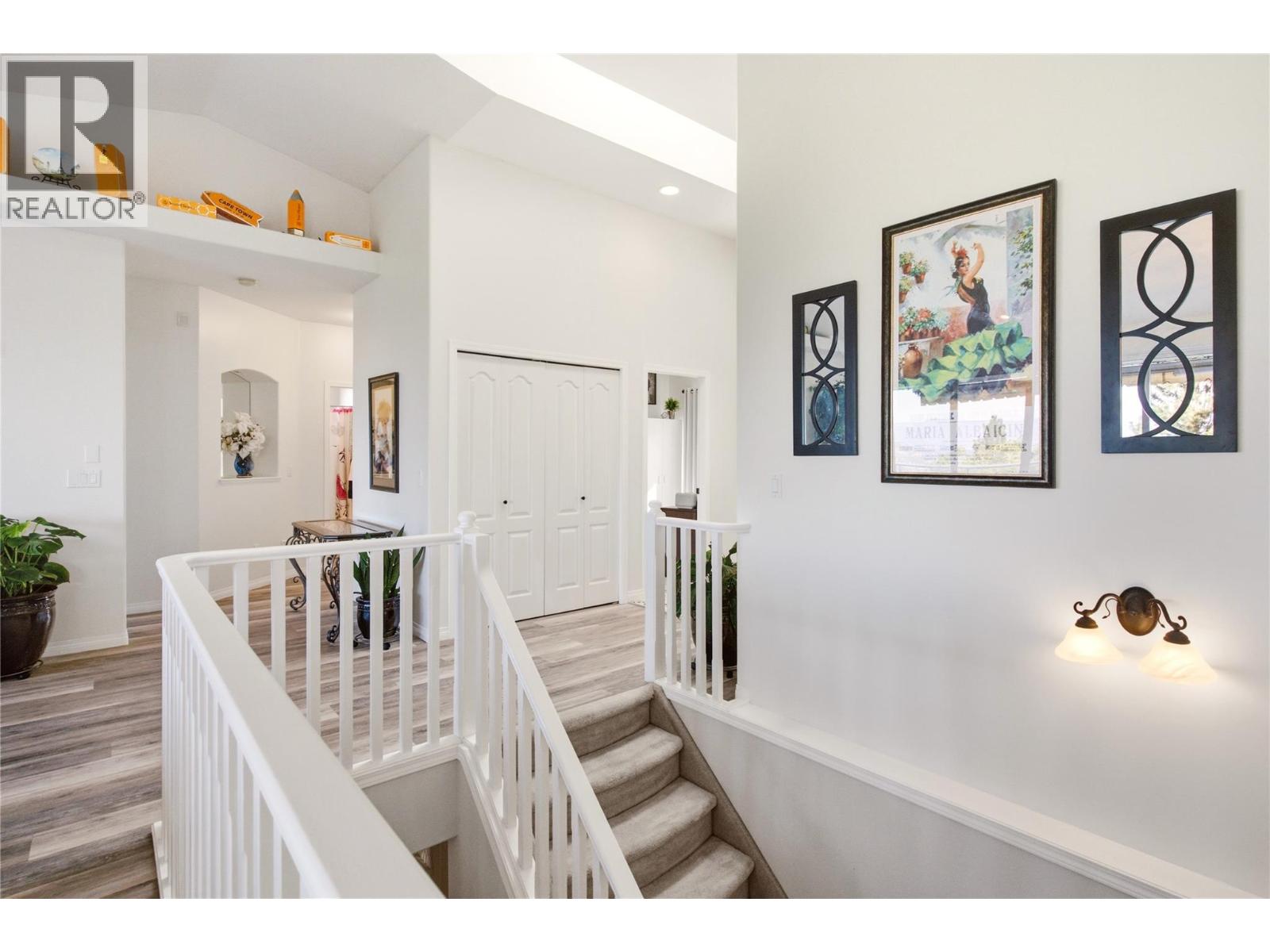 724 Lone Pine Drive - 13