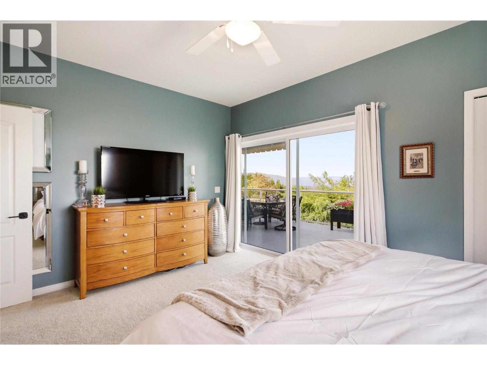 724 Lone Pine Drive, Kelowna