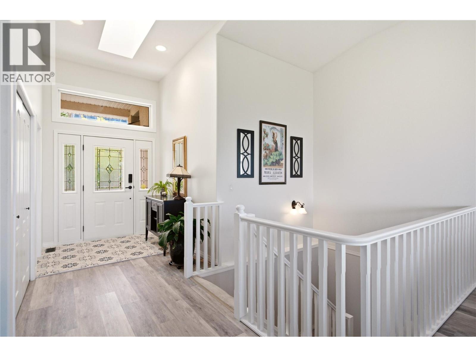 724 Lone Pine Drive, Kelowna