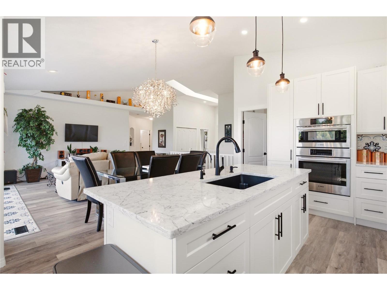 724 Lone Pine Drive, Kelowna