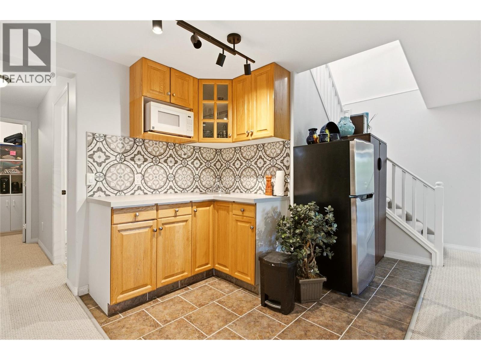 724 Lone Pine Drive - 33