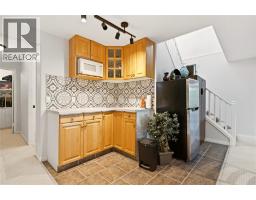 724 Lone Pine Drive, Kelowna, BC V1P1A1 Photo 33