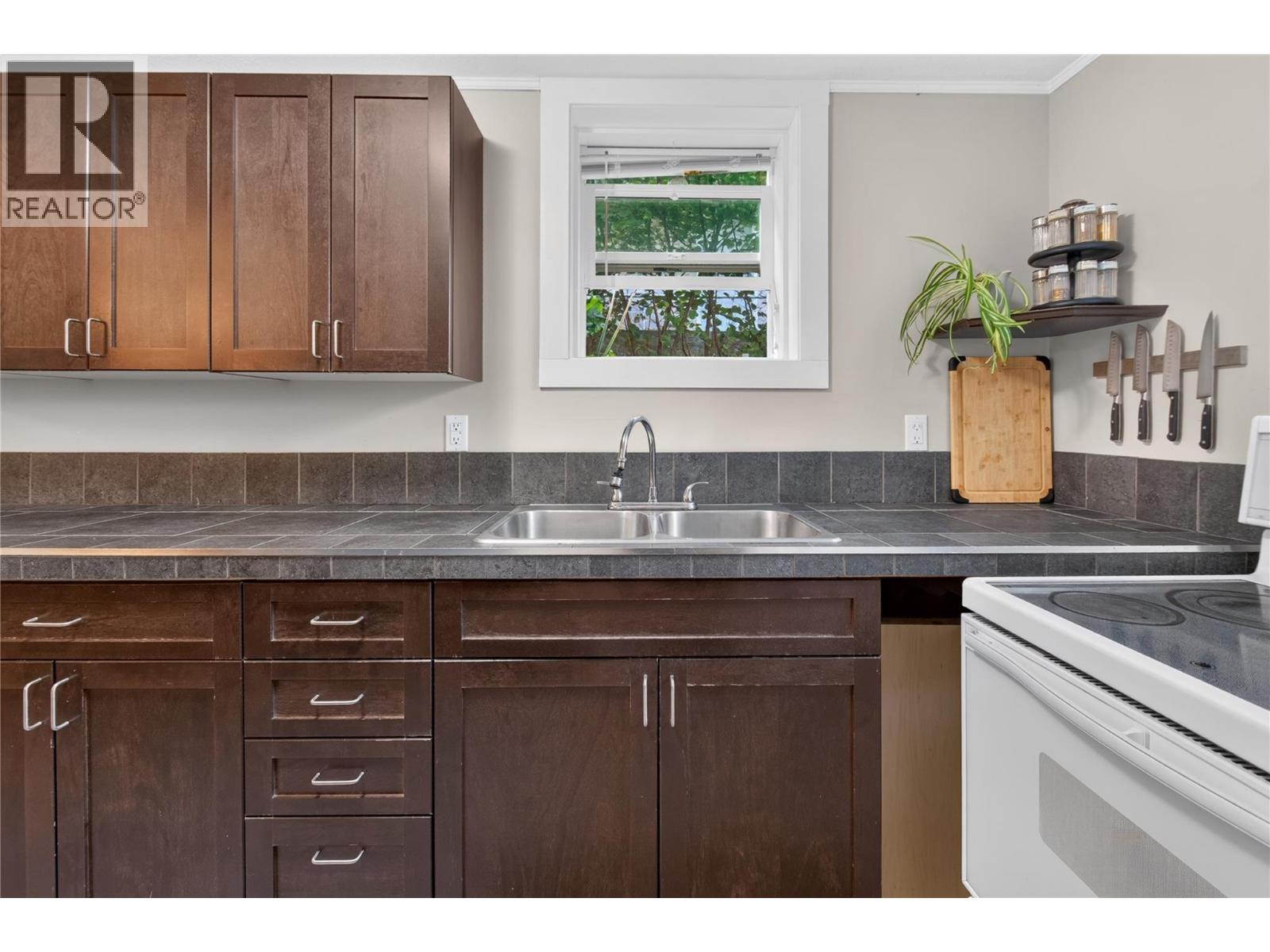 689 Ellis Street, Penticton