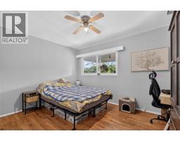 Living room - 689 Ellis Street, Penticton, BC V2A4M5 Photo 11