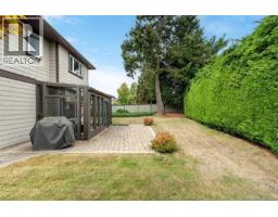 2056 Skyline Cres, Central Saanich, BC V8M1M6 Photo 42