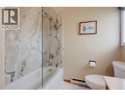 2056 Skyline Cres, Central Saanich, BC V8M1M6 Photo 35