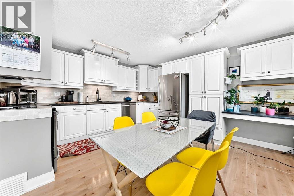 #6 64 woodacres Crescent SW - 12