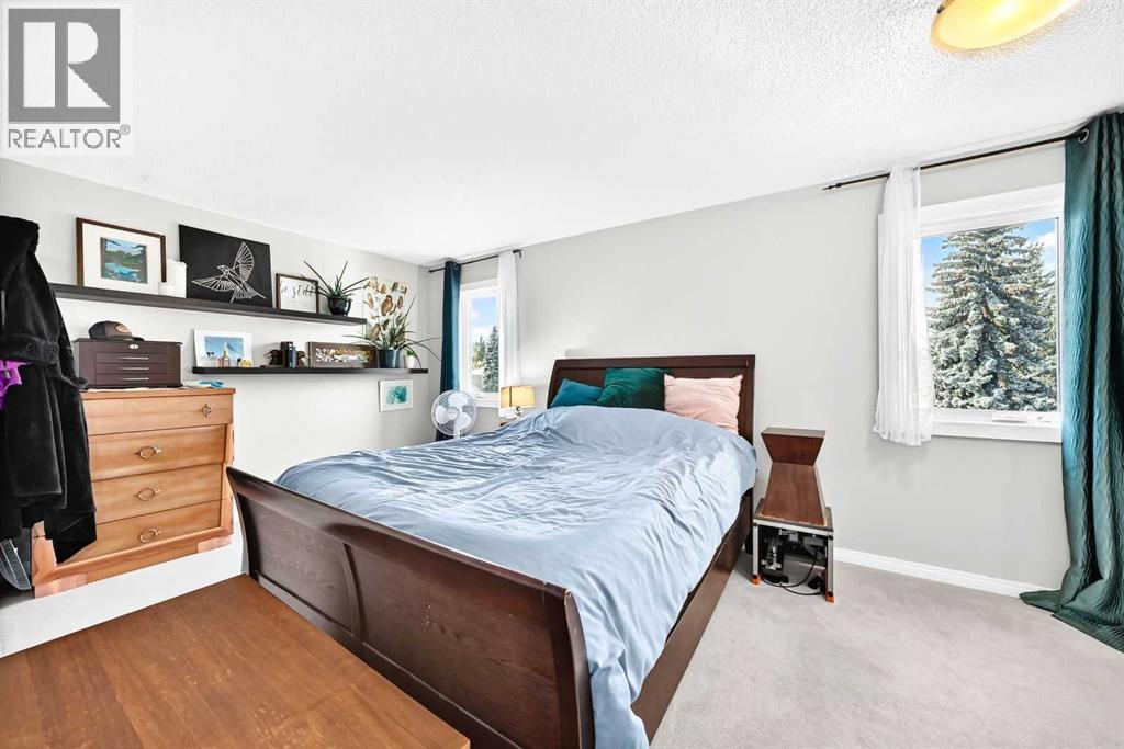#6 64 woodacres Crescent SW - 30