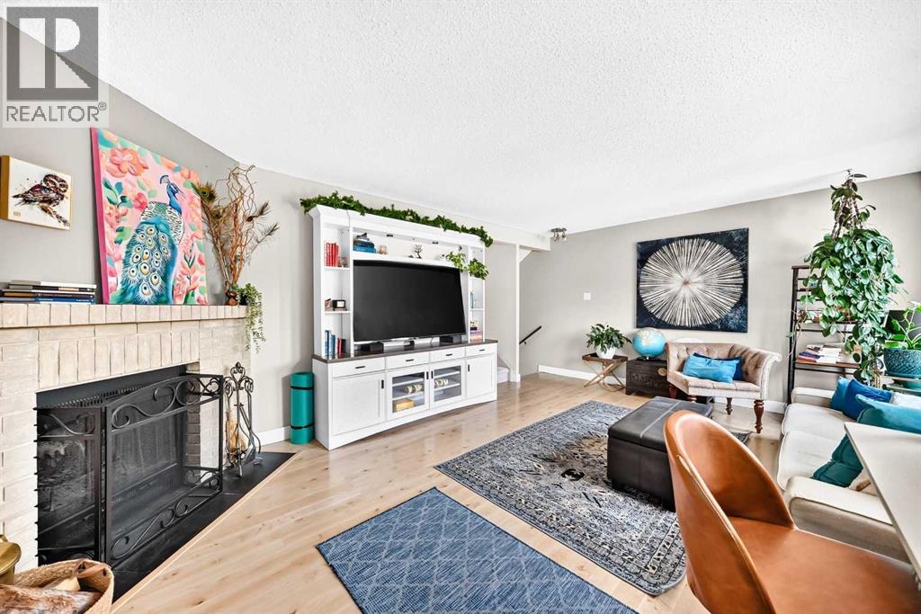 #6 64 woodacres Crescent SW - 23