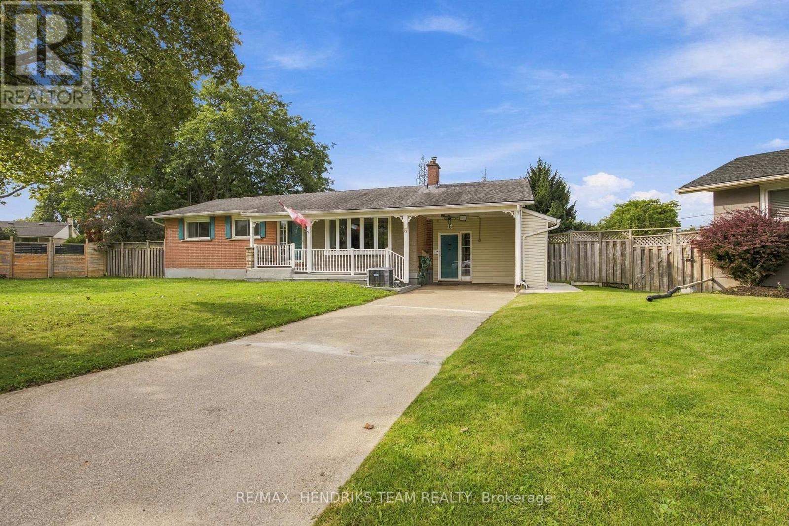 6 GLENGROVE CIRCLE
