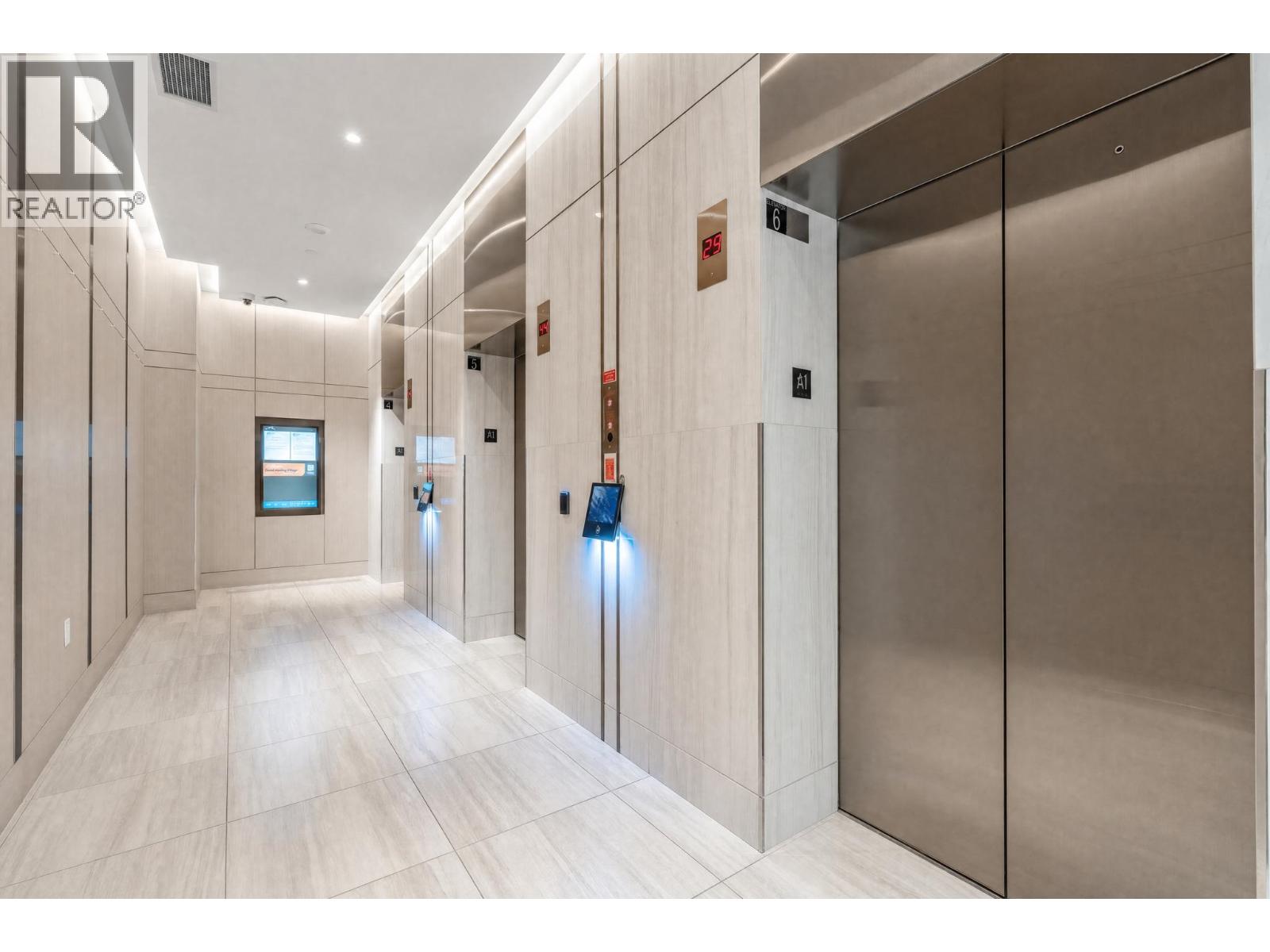 1702 4890 LOUGHEED HIGHWAY, Burnaby
