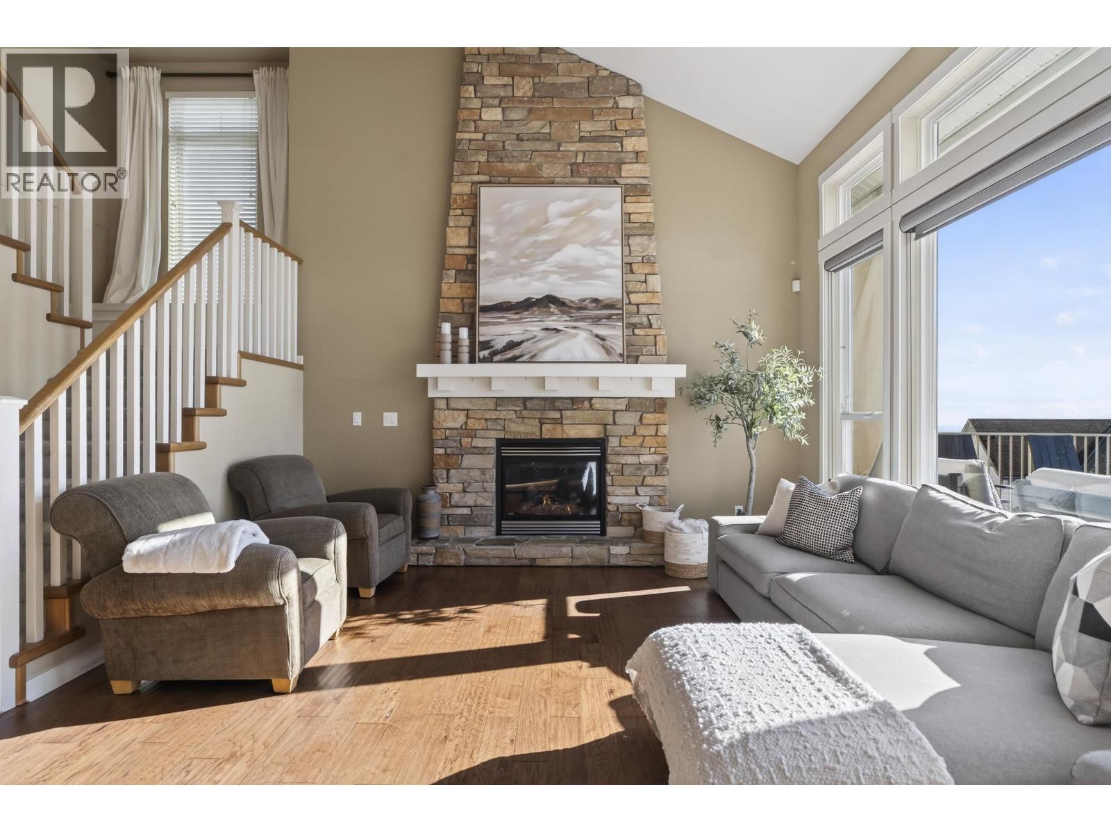 4 HICKORY DRIVE, Port Moody